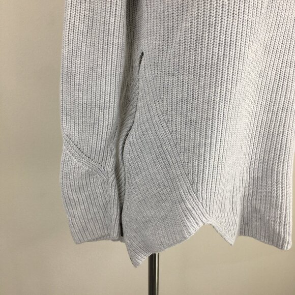 CABI Relaxed Fit Light Gray Zipper Hem Ribbed Knit V Neck Pullover Sweater - Picture 8 of 11